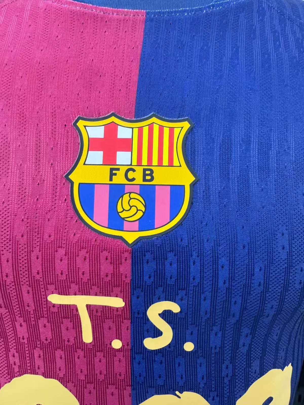 Barcelona x Travis Scott